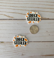 No.319   Set of Two Snack Stealer Flatbacks